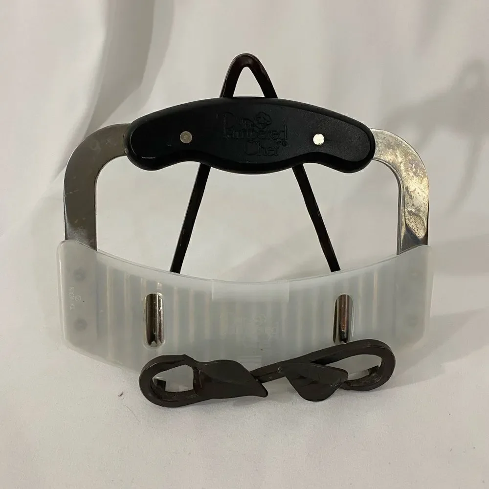 Pampered Chef Crinkle Cutter
